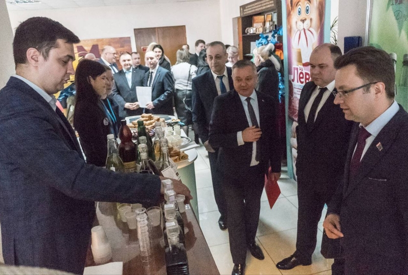 ОАО "Компания "МогНат" в посольстве в Москве