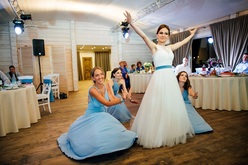 танец подружек невесты