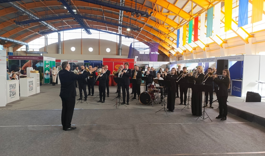 ОАО "Компания "МогНат" в посольстве в Москве
