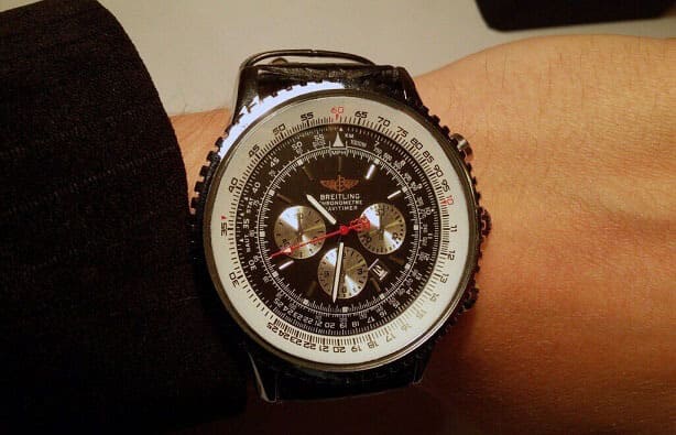 Фото часов Breitling на руке