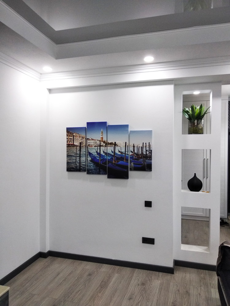 Модульная картина Венеция в квартире клиента 