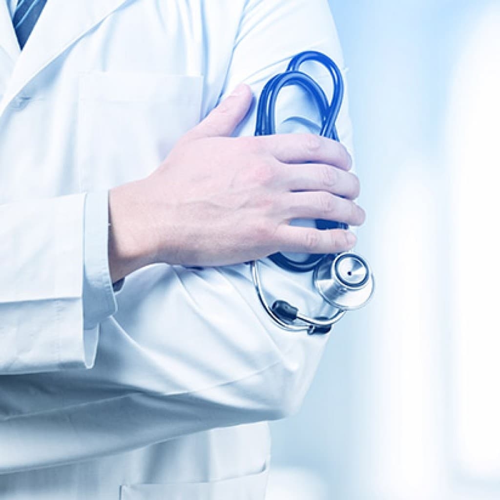 Опытные врачи