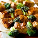 шашлык для веганов, лосось веган, шашлык из растительного мяса, колбаски гриль веган
