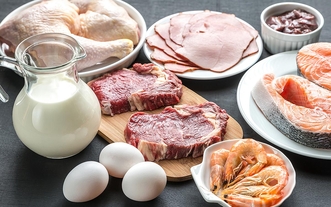 В рационе пациента с гипотереозом должны присутствовать продукты, богатые йодом, селеном и цинком