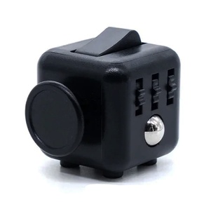 Антистресс-кубик с тактильными элементами для концентрации