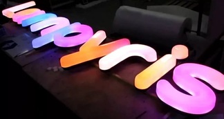 Световые буквы с динамической RGB подсветкой