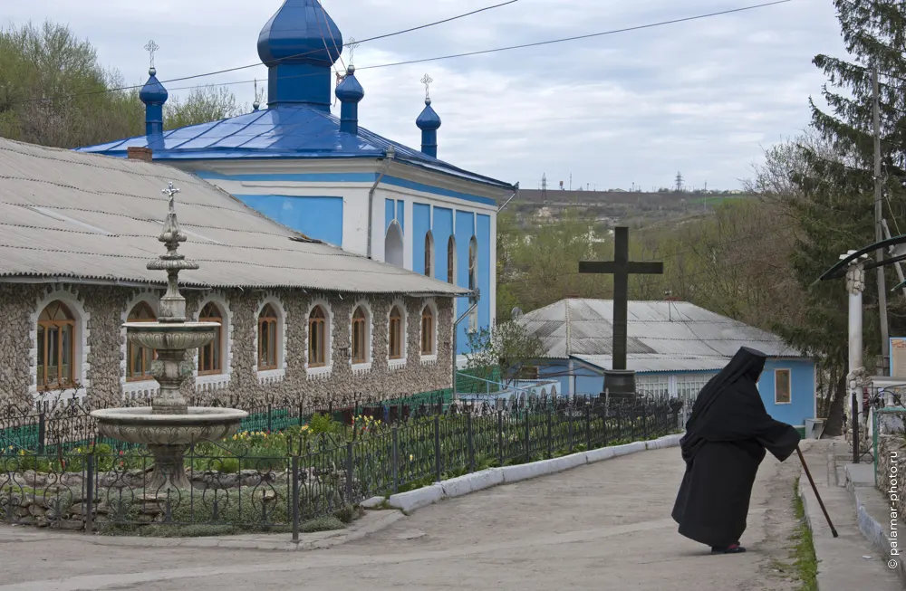 Монастырь Сахарна. Фото А. Паламаря