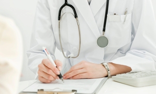 Подробный материал о том, какие нужно сдать анализы крови женщине на гормоны щитовидной железы