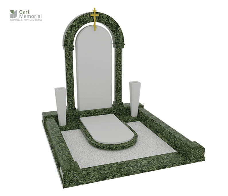 мемориальный комплекс с аркой из мрамора и зеленого гранита с крестом