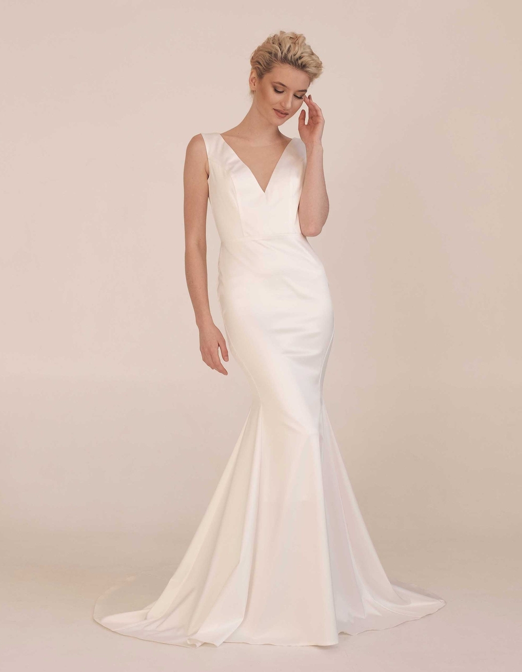 Пошив платья свадебного белого атласного рыбка на заказ по меркам