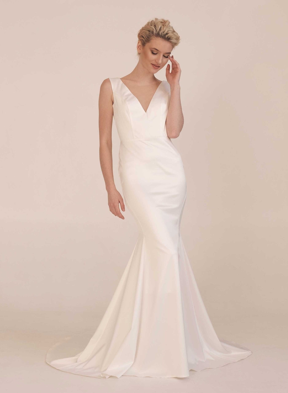 Пошив платья свадебного белого атласного рыбка на заказ по меркам