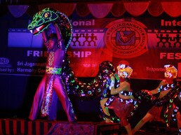 Шоу Змей Калия в Пури Индия