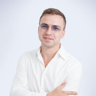 Стоматолог - имплантолог