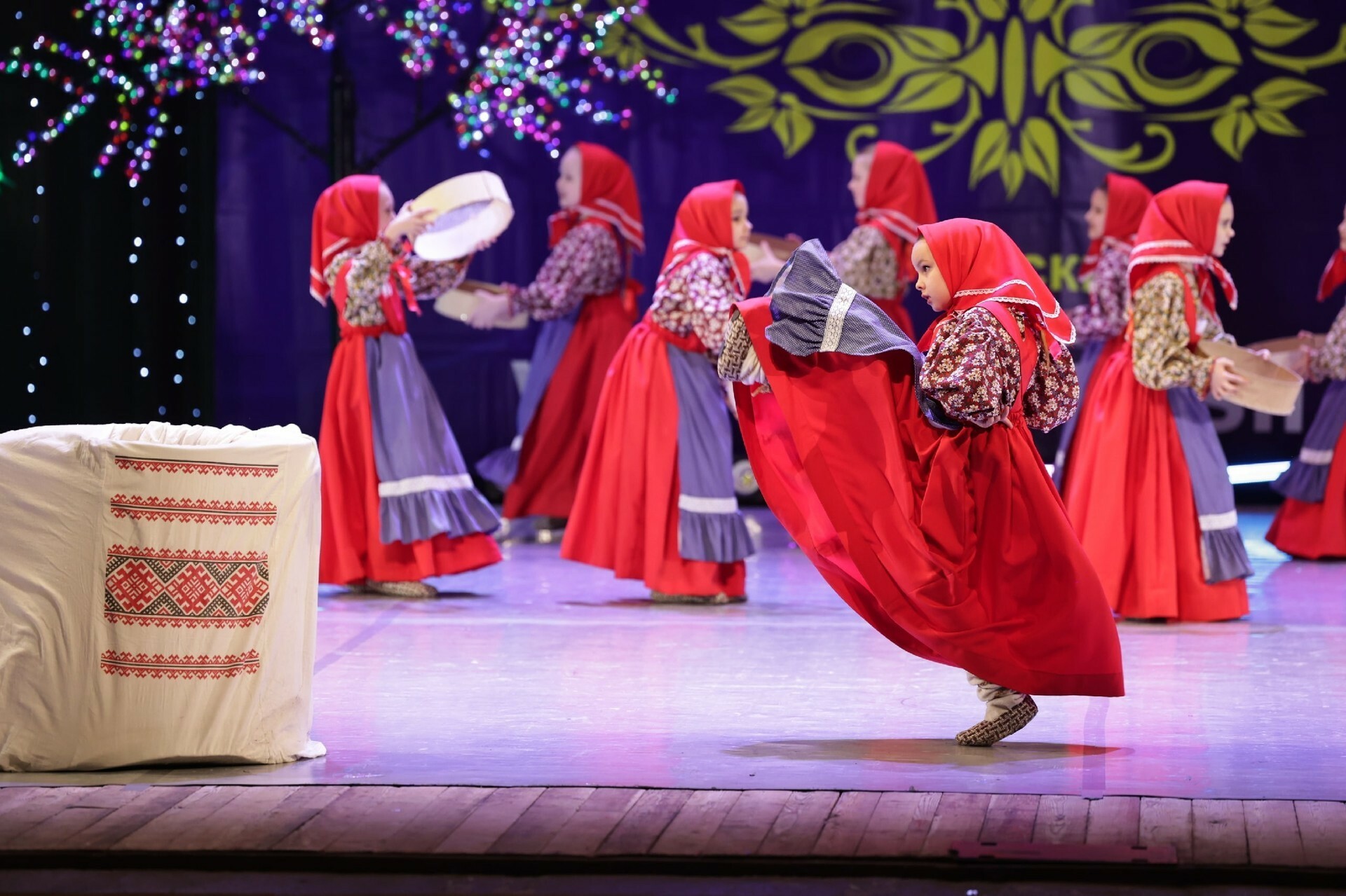 ,,На мельницу", младшая группа 6-8 лет, народно-сценический танец