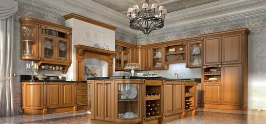 Кухни из массива в классическом стиле, кухни проша, фасад медового цвета, шпон черешни, глянцевое лакирование