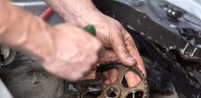 Очистка алюминиевых деталей двигателя авто