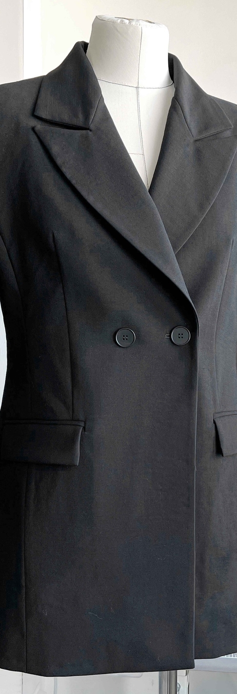 Жакет двубортный черный