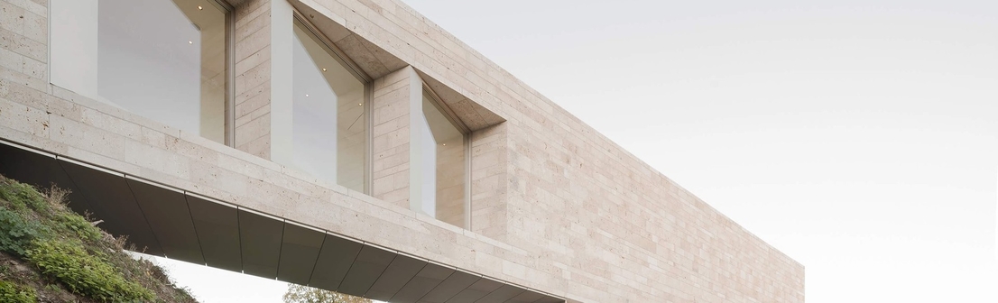 гранит травертин