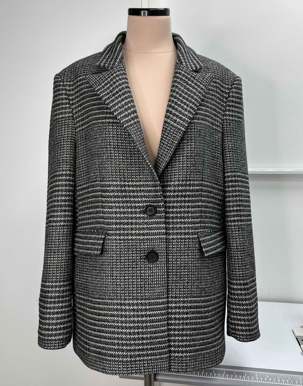 Пошив пиджака женского из пальтовой ткани