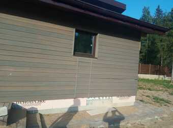 Монтаж крашеного планкена на фасад и забор