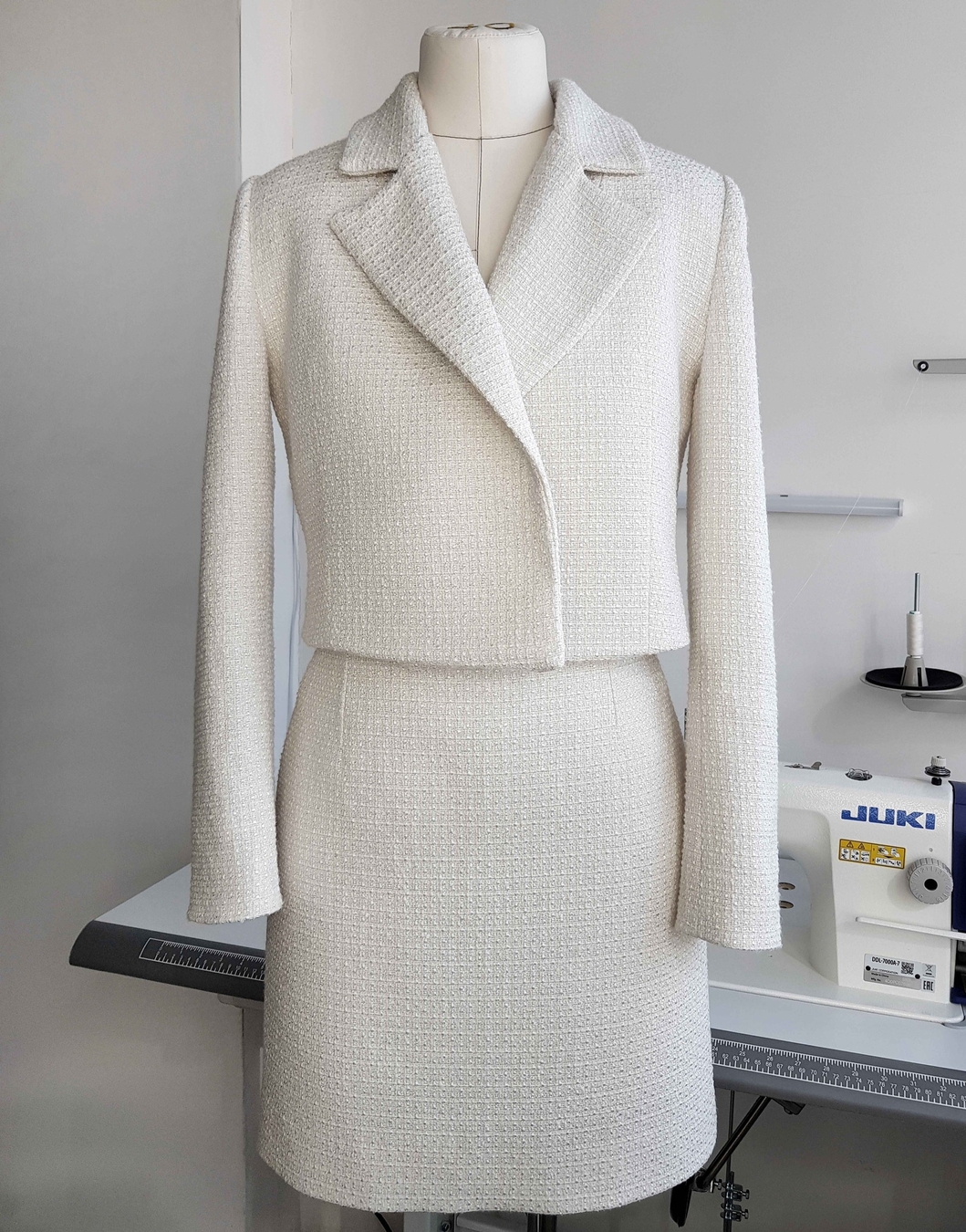 Костюм твидовый жакет с юбкой 