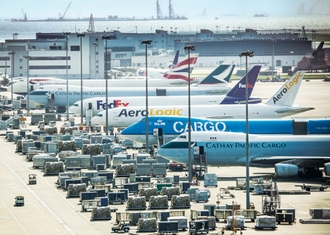 Аэропорт Гонконг грузовые самолёты
