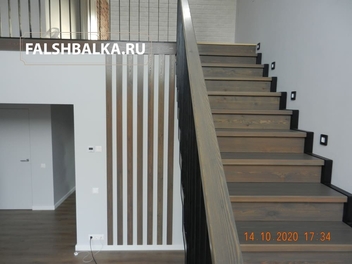  Монтаж лестницы из лиственницы и реечной перегородки