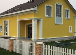 Загородный дом с фасадной штукатуркой Барашек
