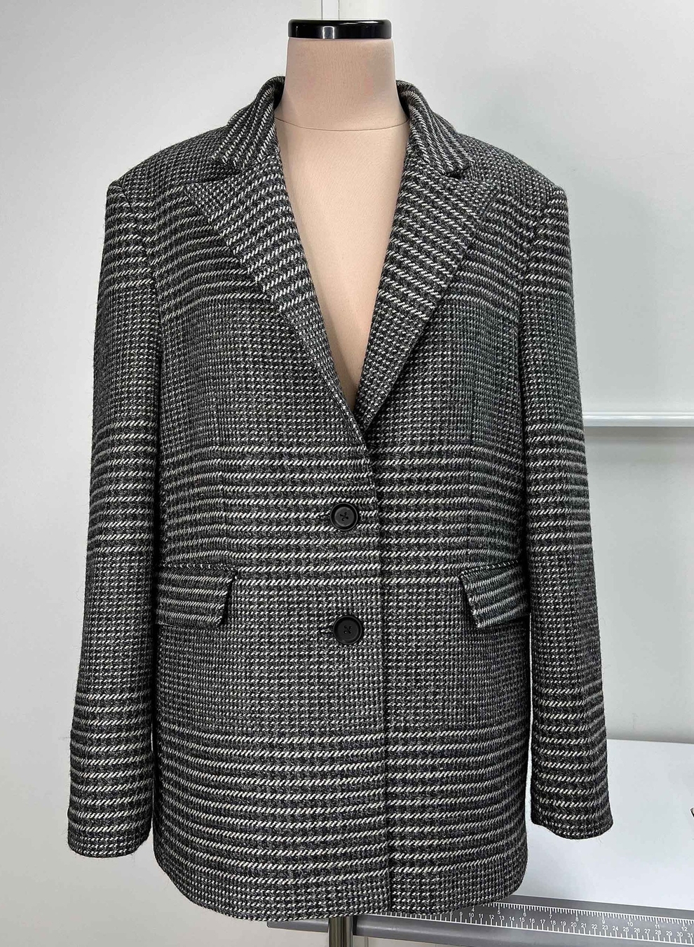 Пошив пиджака женского из пальтовой ткани