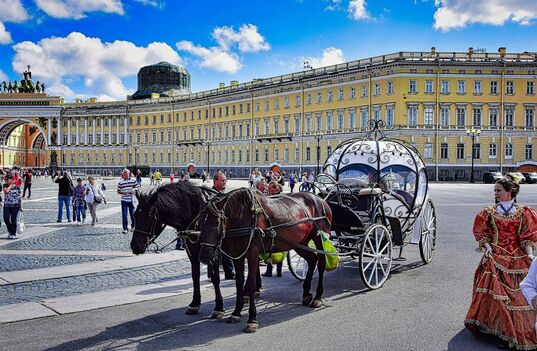 Можно прокатиться на карете Золушки Санкт-Петербург экскурсии по городу