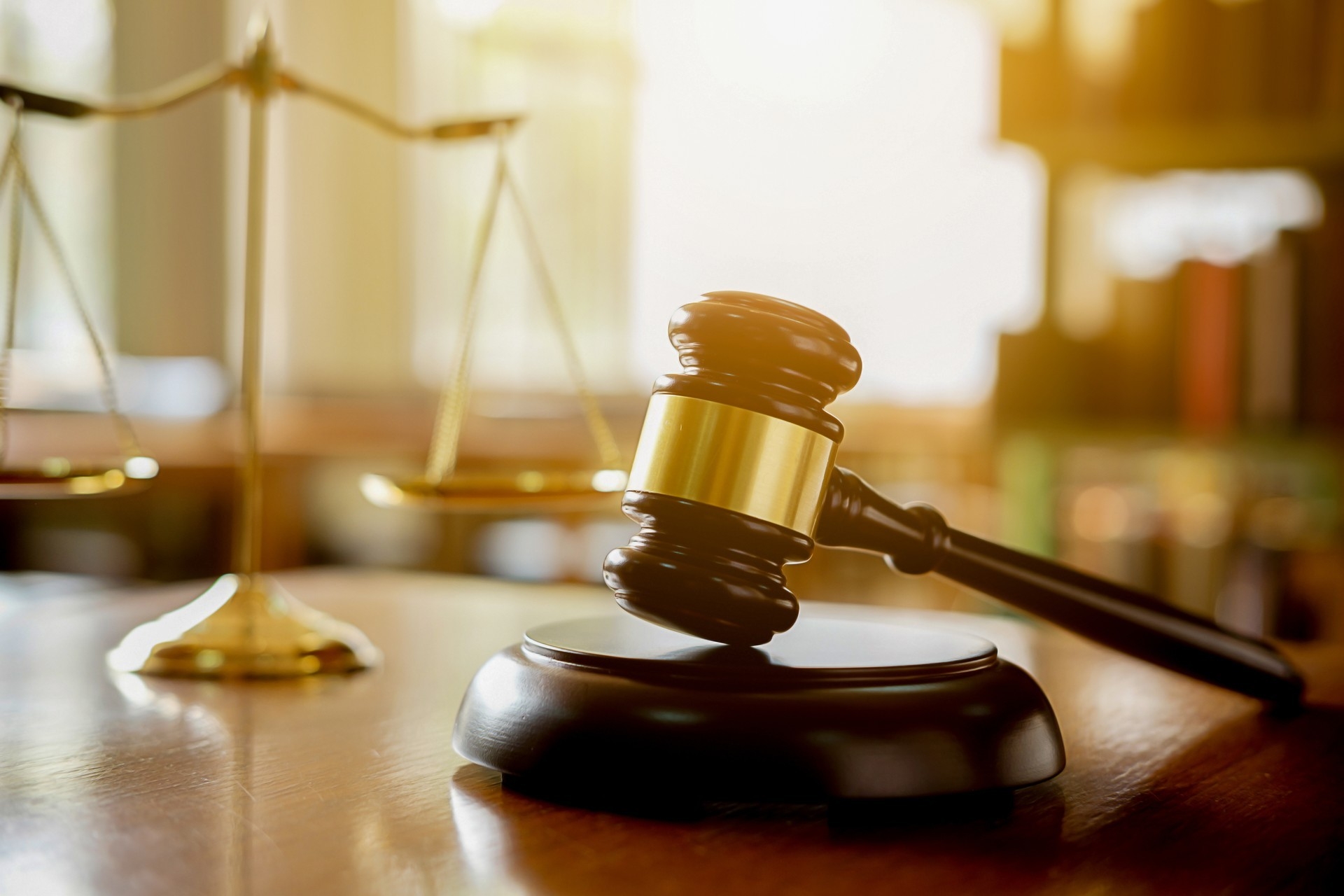 юридические услуглуги. юридический фон. какие могут быть исковые требования. суд. исковое требование.