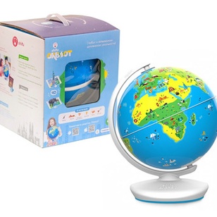 Глобус с AR приложением на смартфоне показывающим животных