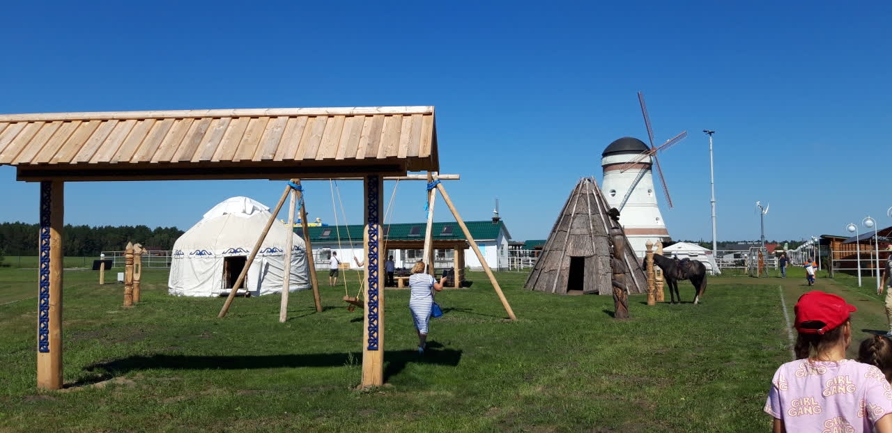 Экопарк юрибей тюмень. Юрибей деревня. Юрибей тюмень природный парк. Юрибей деревня. Юрибей этнопарк.