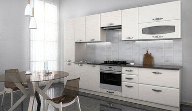 Прямая кухня белого цвета из ЛДСП с духовкой