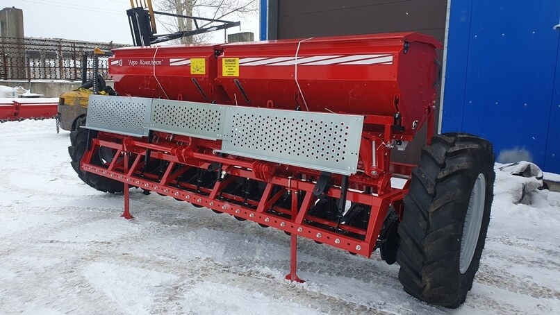 Сеялка зернотуковая рядовая СЗ-3,6