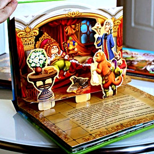 Книга-панорама с раскрывающимся объёмным замком