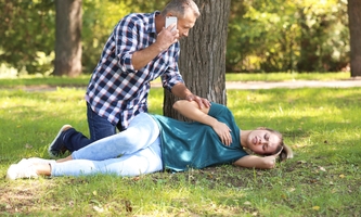 Оказание первой помощь при судорожном эпилептическом припадке