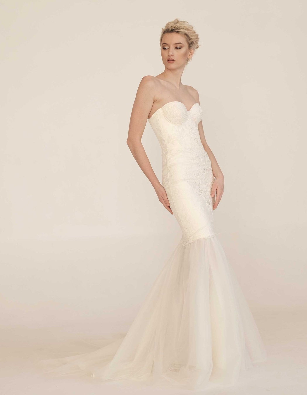 Пошив платья свадебного белого на корсете на заказ по меркам