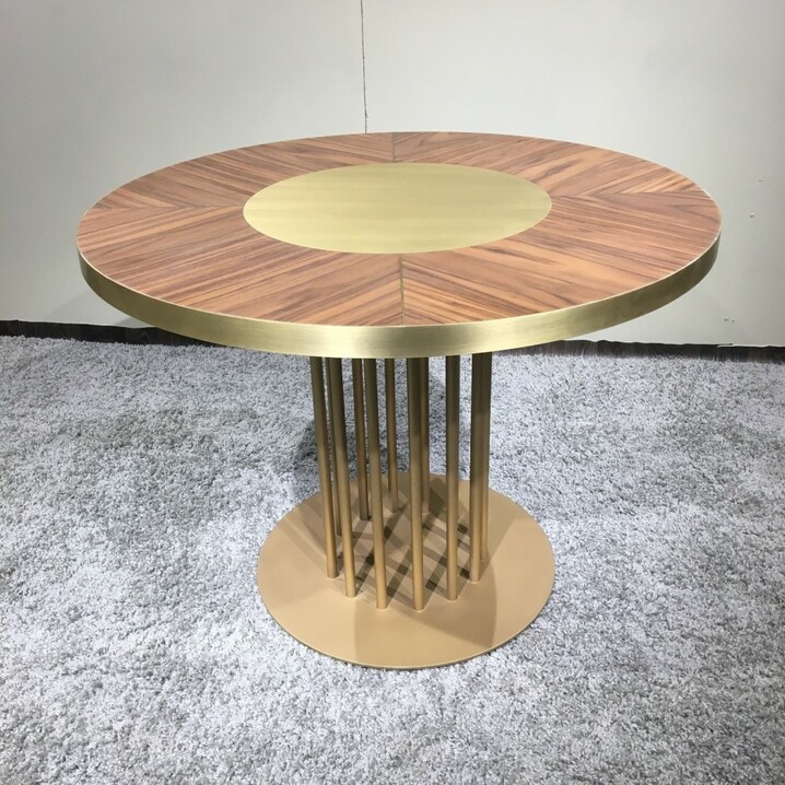 стол с латунью от арт интерьеры