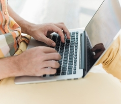 Что пишут про Петнидан иностранные источники