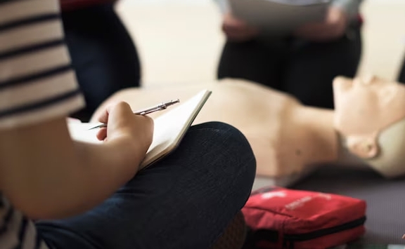 Оказание первой помощи человеку при эпилептическом припадке