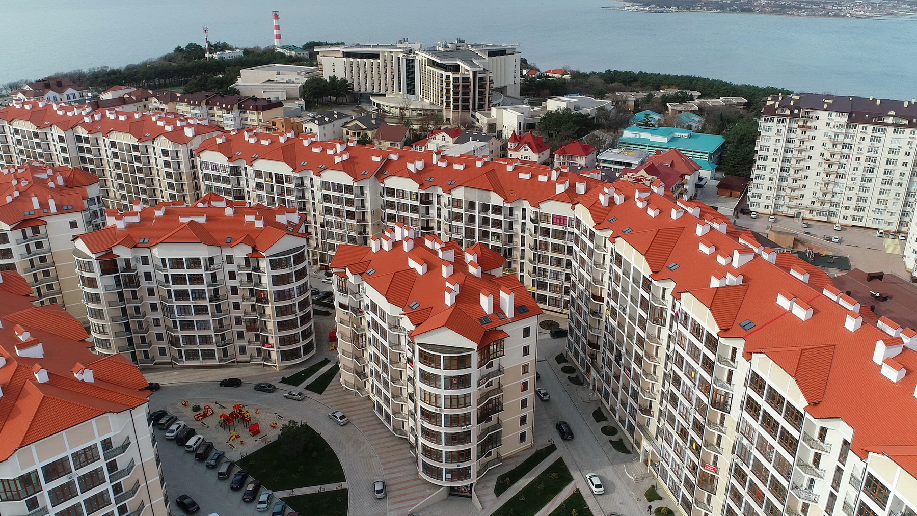 Геленджик толстый мыс черноморский 2. Геленджик толстый мыс жк черноморский. Жилые комплексы в геленджике. Жк черноморский квартиры. Жк черноморский квартиры.