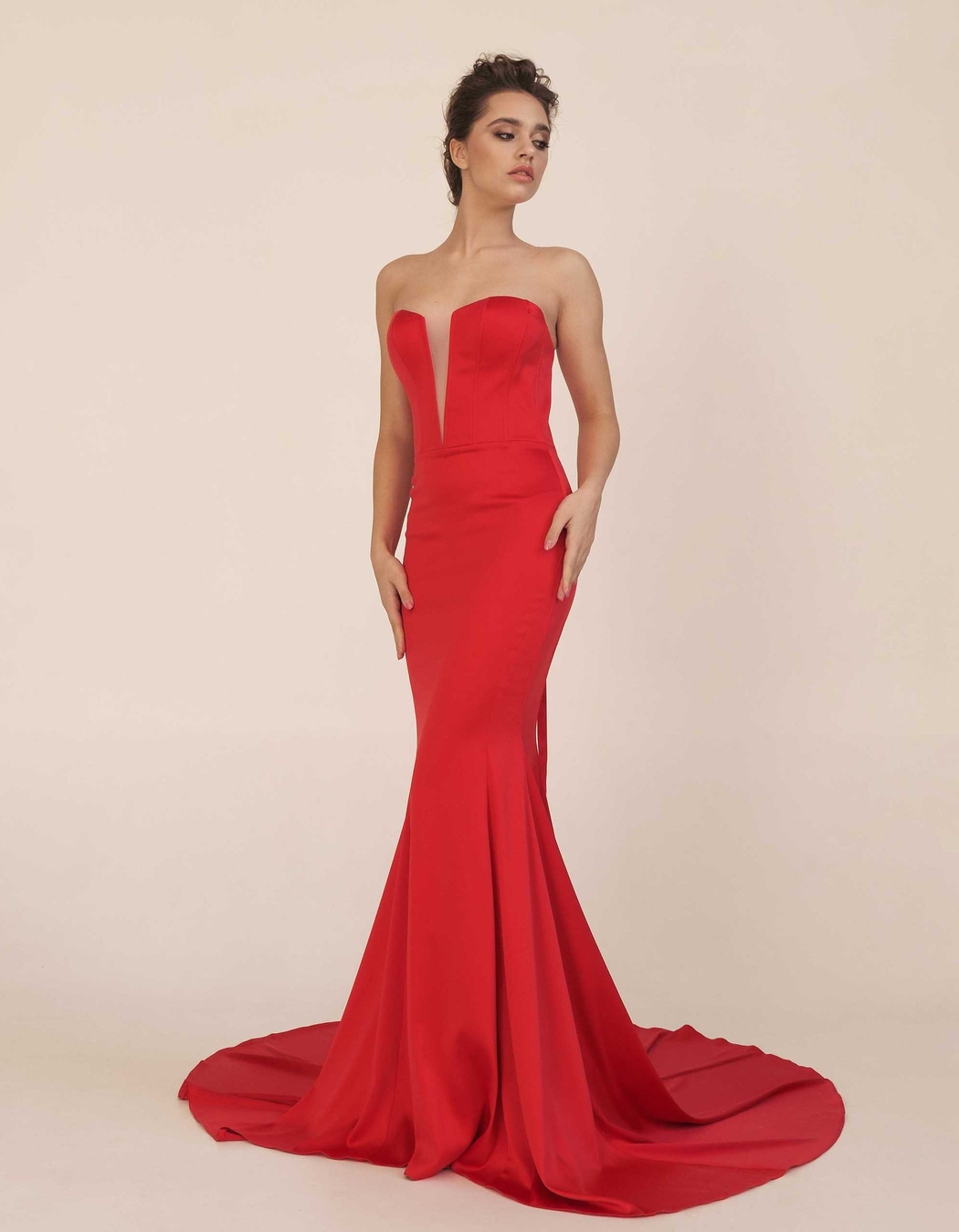 Пошить платье вечернее красное на корсете с в-образным вырезом на заказ по меркам