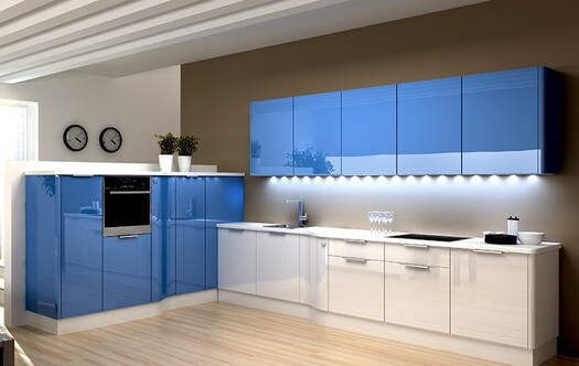 Кухни с Акриловыми фасадами, кухни проша, кухня с глянцевыми фасадами, аделькрайс, голубая кухня в спб, голубой верх белый низ фото кухни, кухня с подсветкой , современный стиль кухни